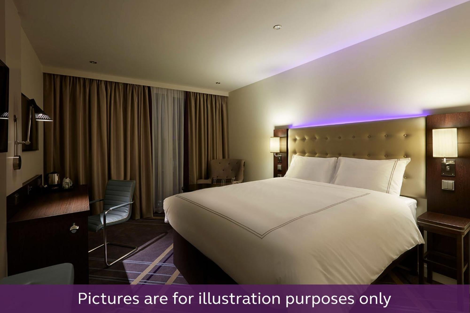 Premier Inn Luebeck City Centre Экстерьер фото