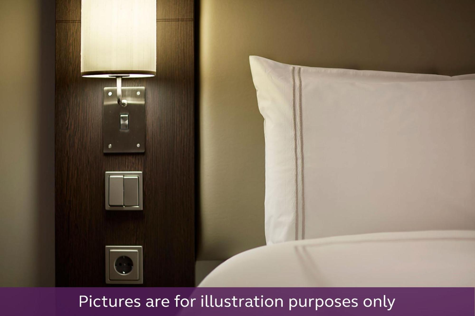 Premier Inn Luebeck City Centre Экстерьер фото