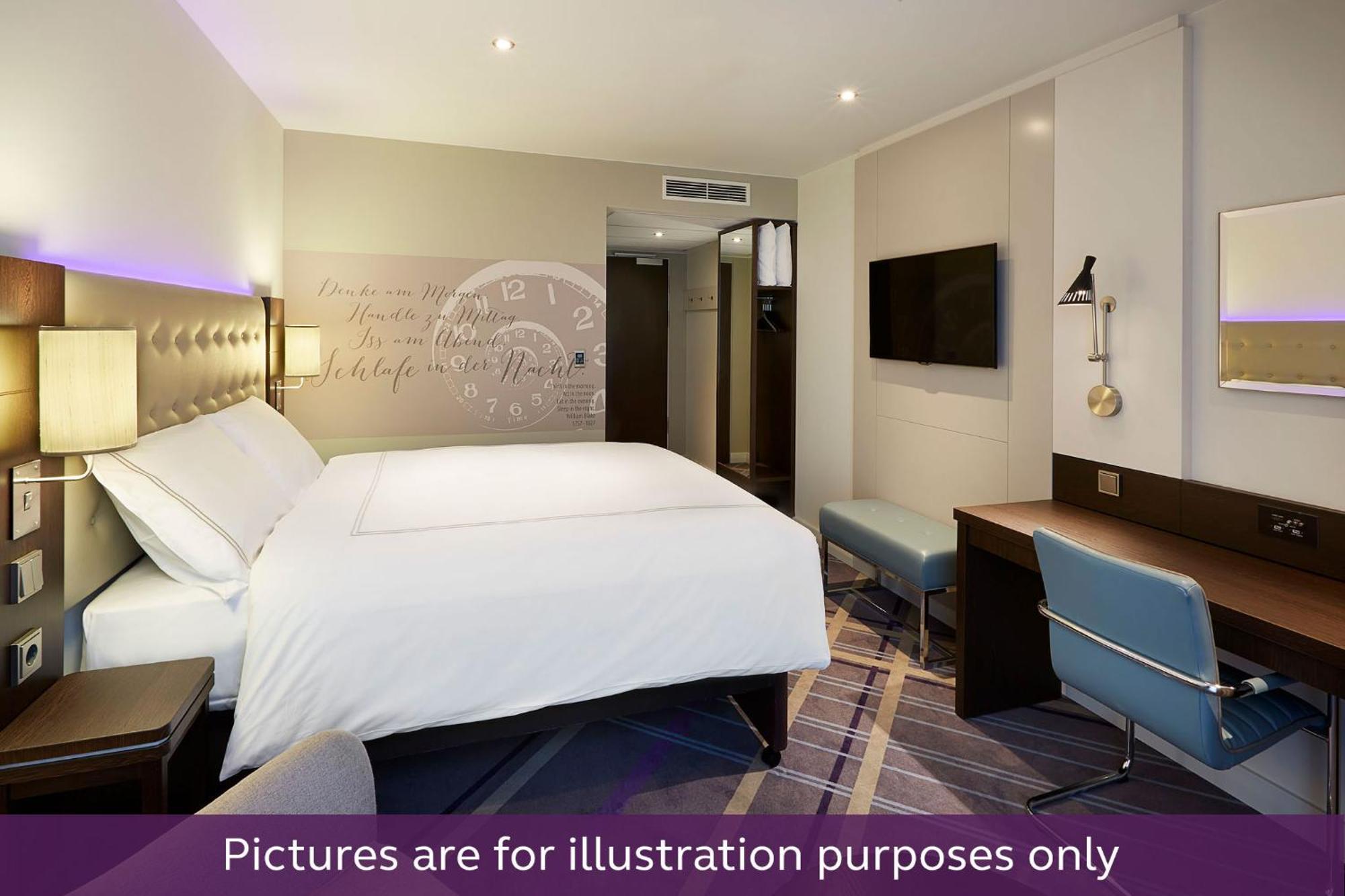 Premier Inn Luebeck City Centre Экстерьер фото