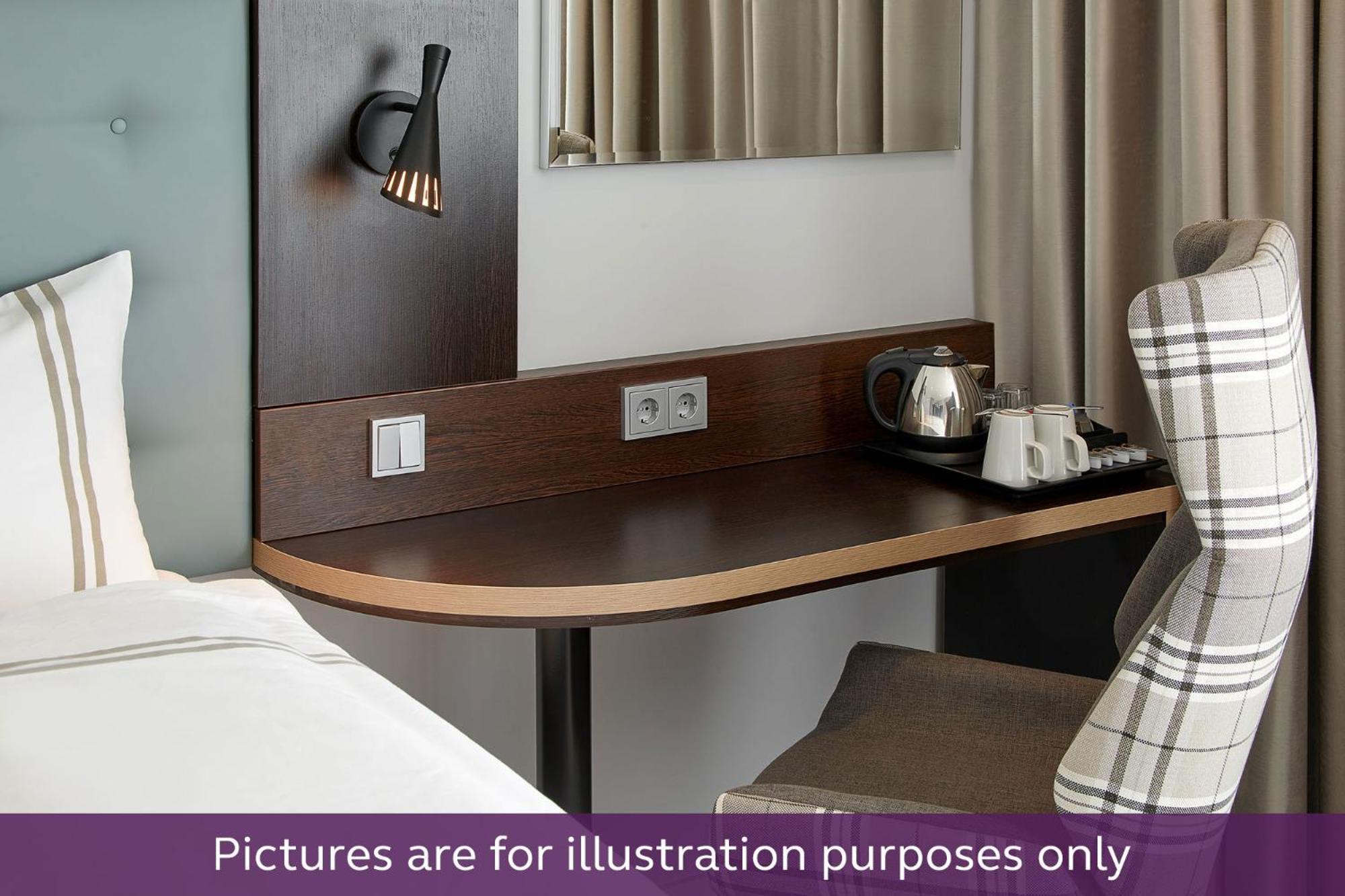 Premier Inn Luebeck City Centre Экстерьер фото